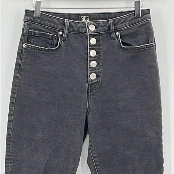 BDG Girlfriend High Rise Cropped Jeans in Washed Black - Size 31 - Picture 3 of 8